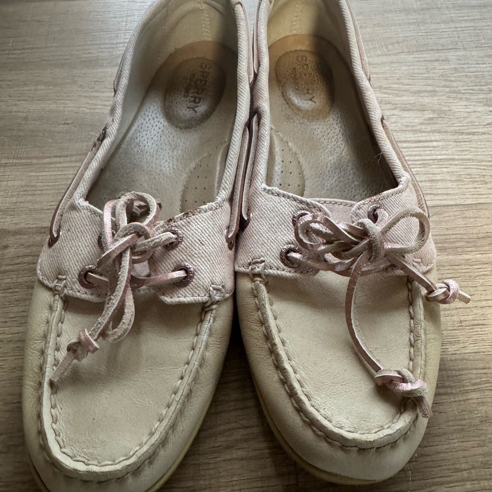 Sperry Women's Cream Loafers